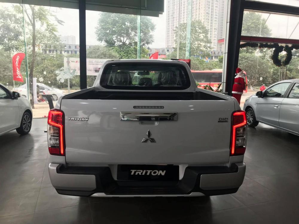 Mitsubishi Triton 2019 - Cần bán Mitsubishi sản xuất 2019, màu trắng, xe nhập, 2 cầu, số tự động