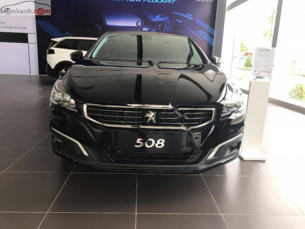 Peugeot 308 2019 - Bán xe Peugeot 308 năm 2019, màu đen sang trọng