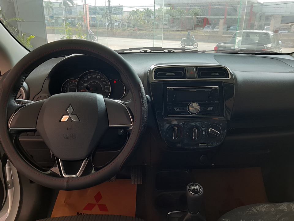 Mitsubishi Attrage CVT 2019 - Bán Mitsubishi Attrage CVT 2019, tại Quảng Trị, màu Bạc, có sẵn giao ngay, hỗ trợ góp 80%