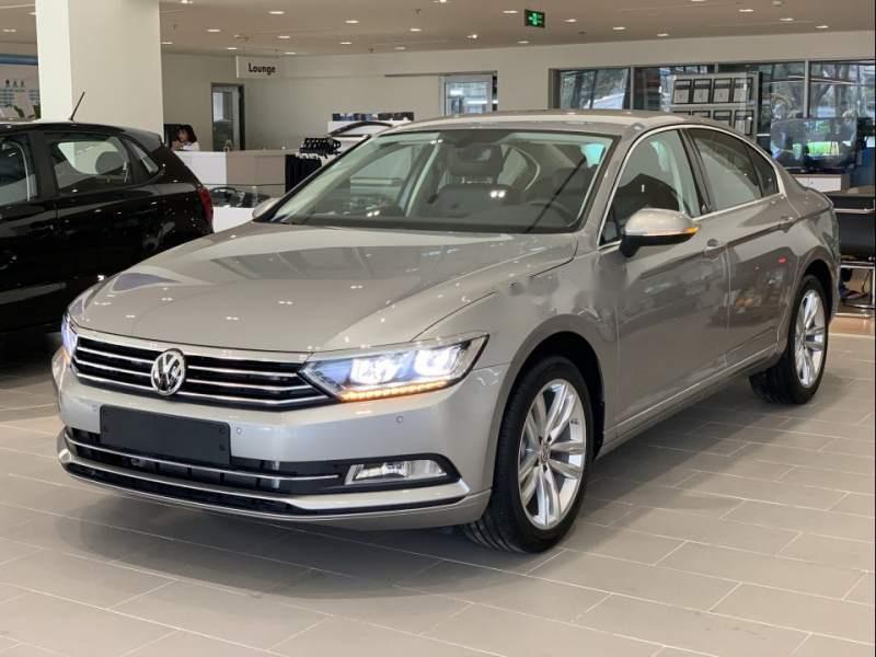 Volkswagen Passat GP 2018 - Bán ô tô Volkswagen Passat Bluemotion sản xuất 2018, xe nhập