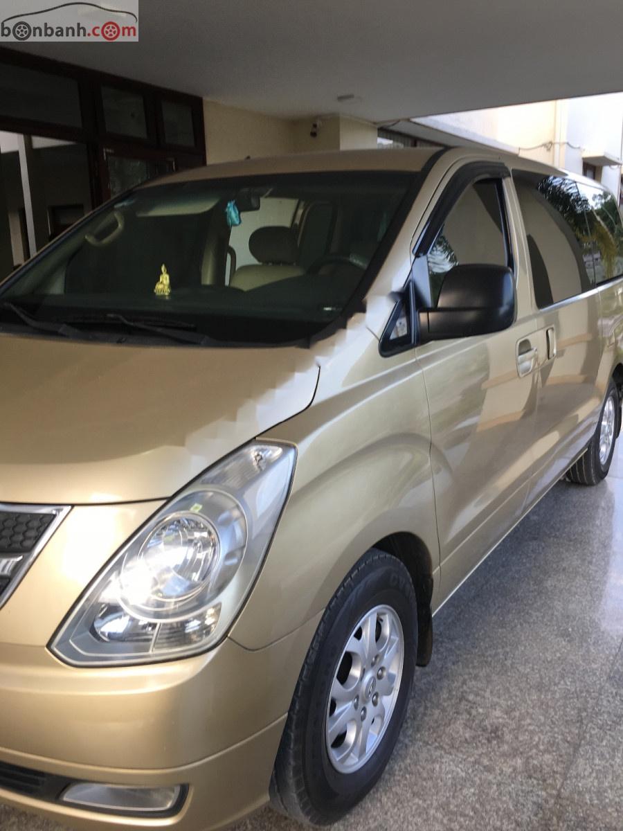 Hyundai Grand Starex 2.5 MT 2010 - Cần bán xe Hyundai Grand Starex 2.5 MT đời 2010, nhập khẩu, bản ghế xoay