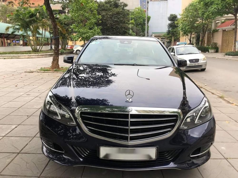 Mercedes-Benz E class E200 2013 - Cần bán Mercedes E200 sản xuất 2013, màu xanh đen