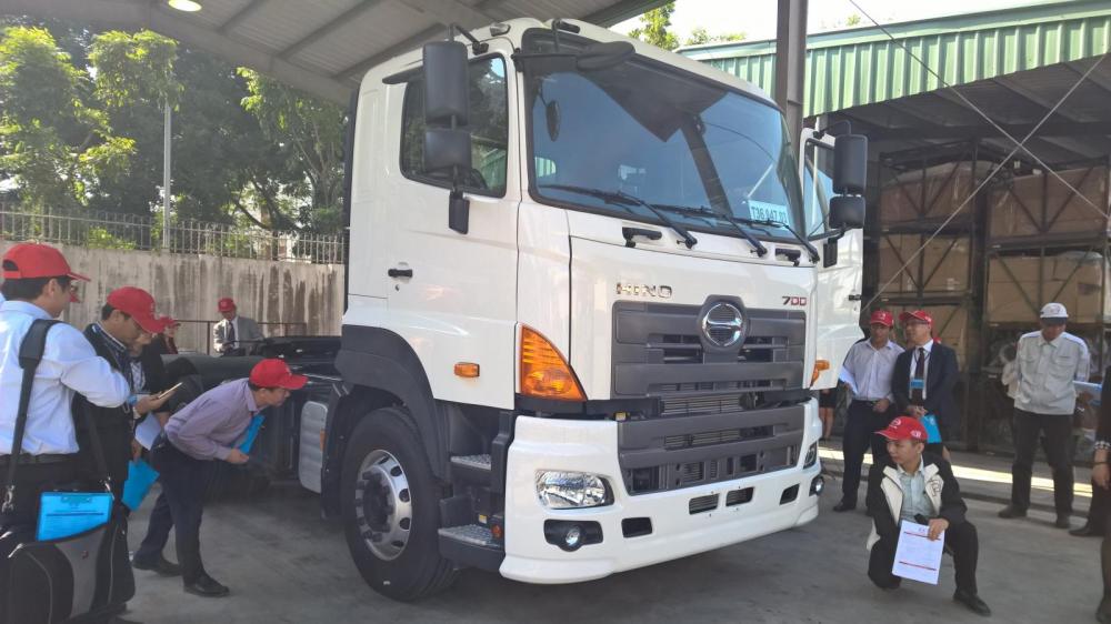 Hino 700 Series 2017 - Bán đầu kéo Hino nhập khẩu