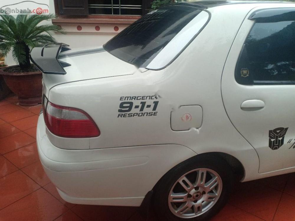 Fiat Albea 1.3 2005 - Cần bán xe Fiat Albea 1.3 2005, màu trắng phom rất thể thao