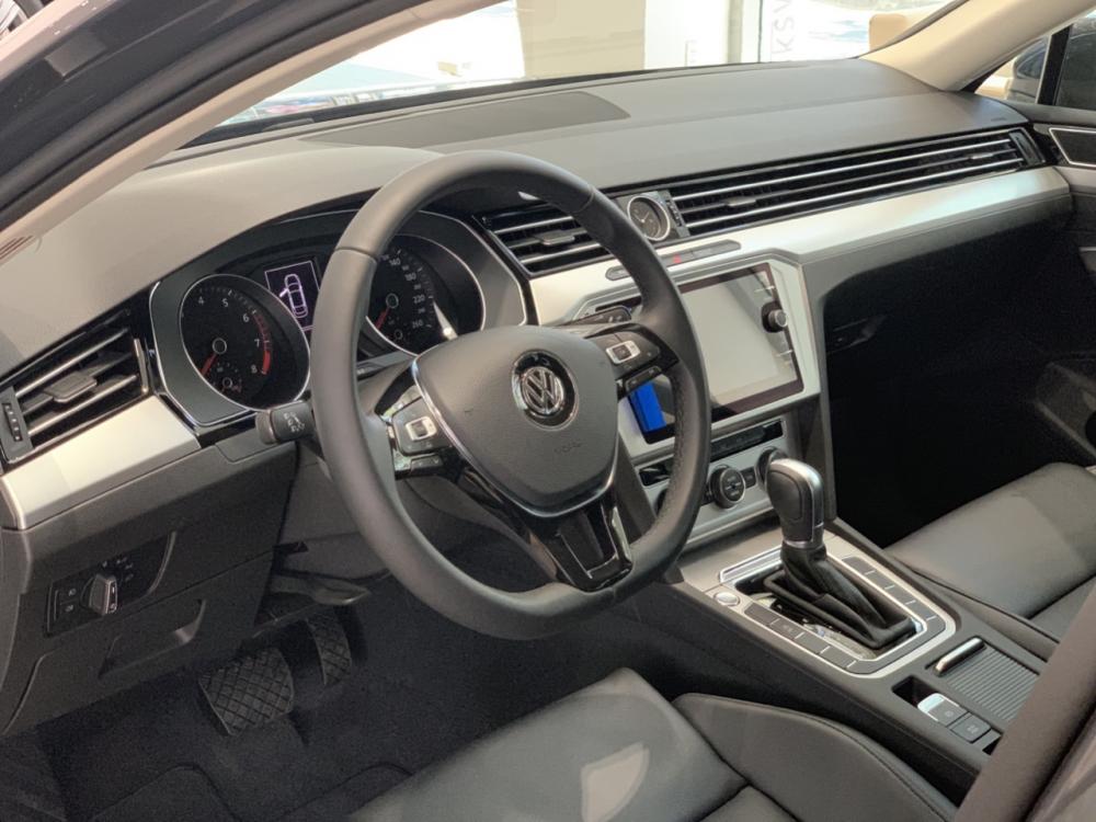 Volkswagen Passat 2018 - Bán xe Volkswagen Passat năm 2018, màu đen, nhập khẩu nguyên chiếc