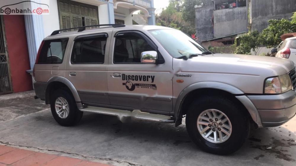 Ford Everest 2.5L 4x2 MT 2006 - Cần bán gấp Ford Everest 2.5L 4x2 MT đời 2006, màu vàng, giá 348tr