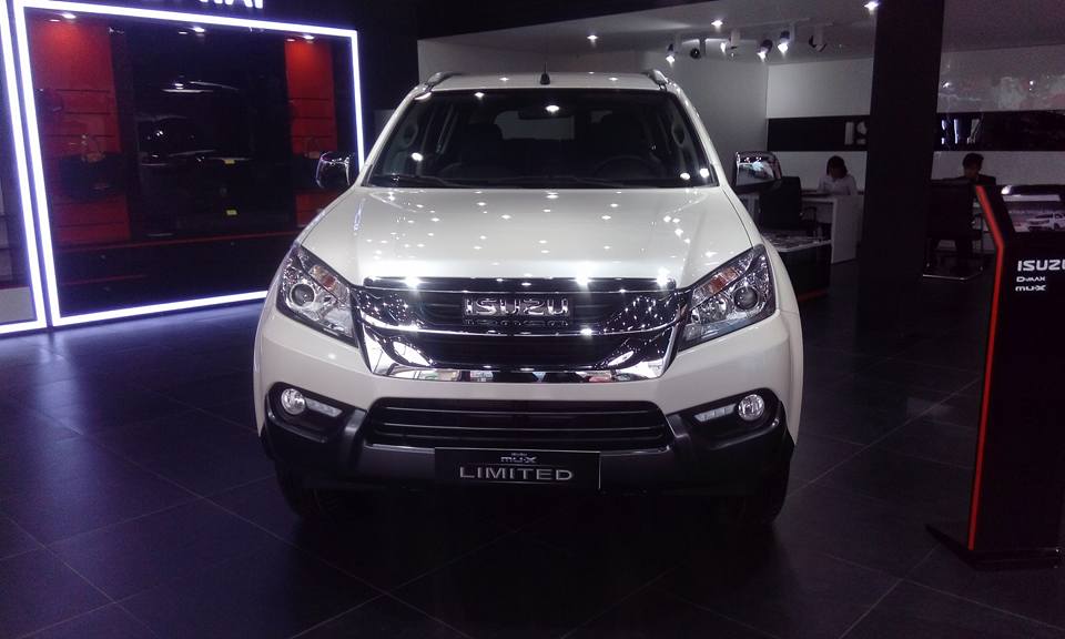 Isuzu MU-X   3.0 AT 2017 - Bán xe Isuzu MUX 3.0 AT sản xuất 2017, màu trắng, nhập khẩu