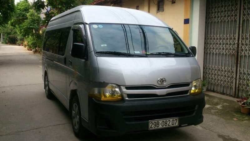 Toyota Hiace 2013 - Bán ô tô Toyota Hiace năm 2013, màu bạc, nhập khẩu nguyên chiếc chính chủ, 750tr