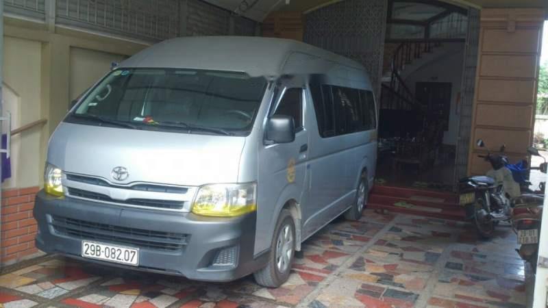 Toyota Hiace 2013 - Bán ô tô Toyota Hiace năm 2013, màu bạc, nhập khẩu nguyên chiếc chính chủ, 750tr