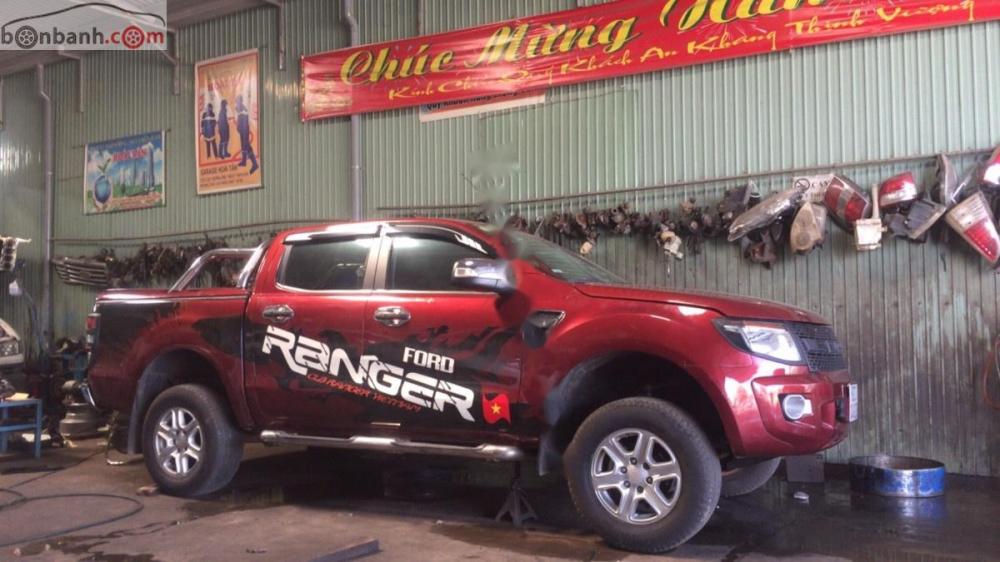 Ford Ranger XLT 2.2L 4x4 MT 2012 - Cần bán lại xe Ford Ranger XLT 2.2L 4x4 MT năm sản xuất 2012, màu đỏ 