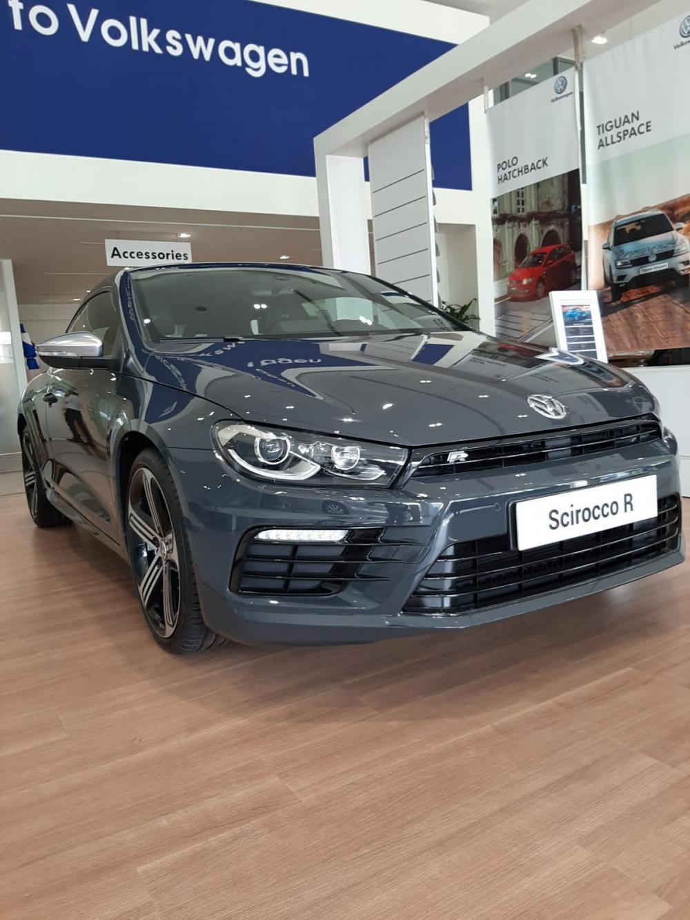 Volkswagen Scirocco R 2018 - Bán Volkswagen Scirocco R - Giảm ngay 100 triệu trong tháng 5 - 0949123494