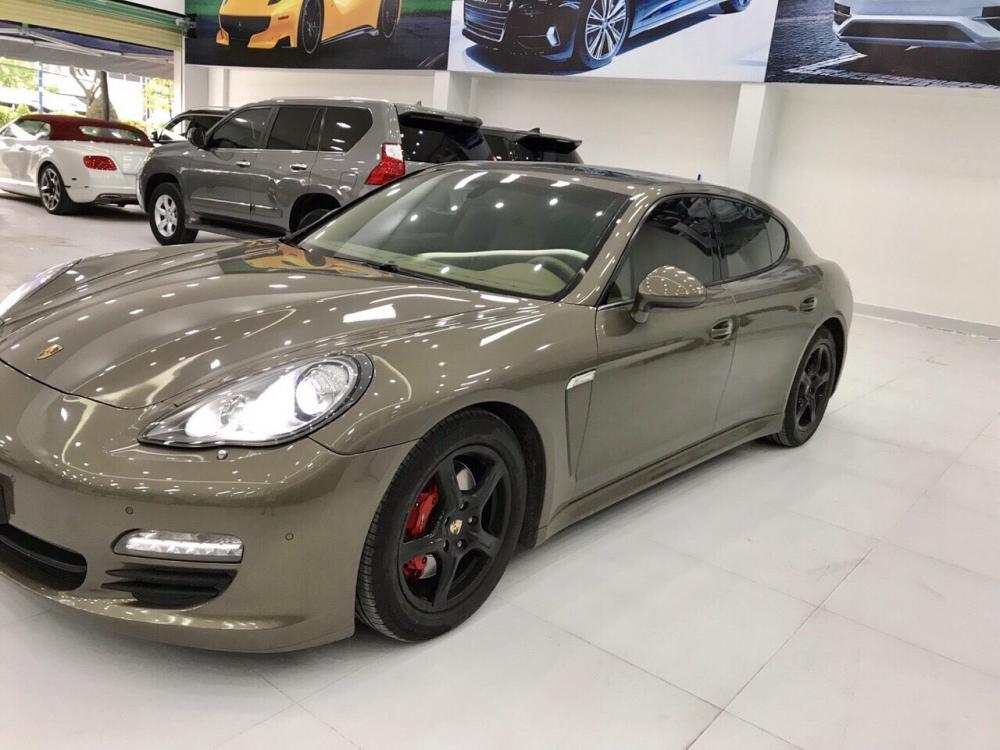 Porsche Panamera 2011 - Cần bán gấp Porsche Panamera năm 2011, màu vàng nhập khẩu