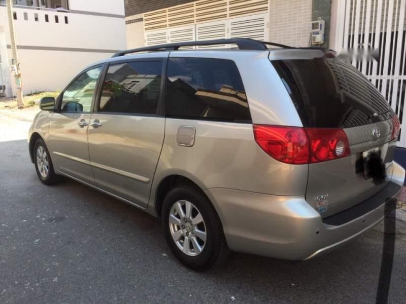 Toyota Sienna    2007 - Bán xe Toyota Sienna sản xuất 2007, nhập khẩu nguyên chiếc còn mới, giá tốt