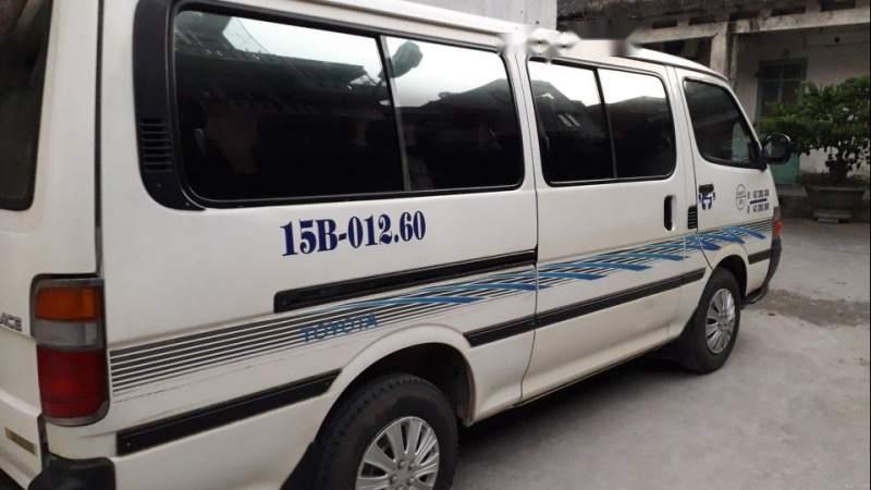 Toyota Hiace   2002 - Bán xe Toyota Hiace đời 2002, màu trắng, xe tốt, hoạt động bình thường, không va quệt