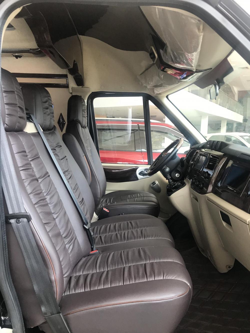 Ford Transit 2019 - Cần bán Ford Transit Limousine vip trung cấp, dành cho chuyên gia, đẳng cấp doanh nhân