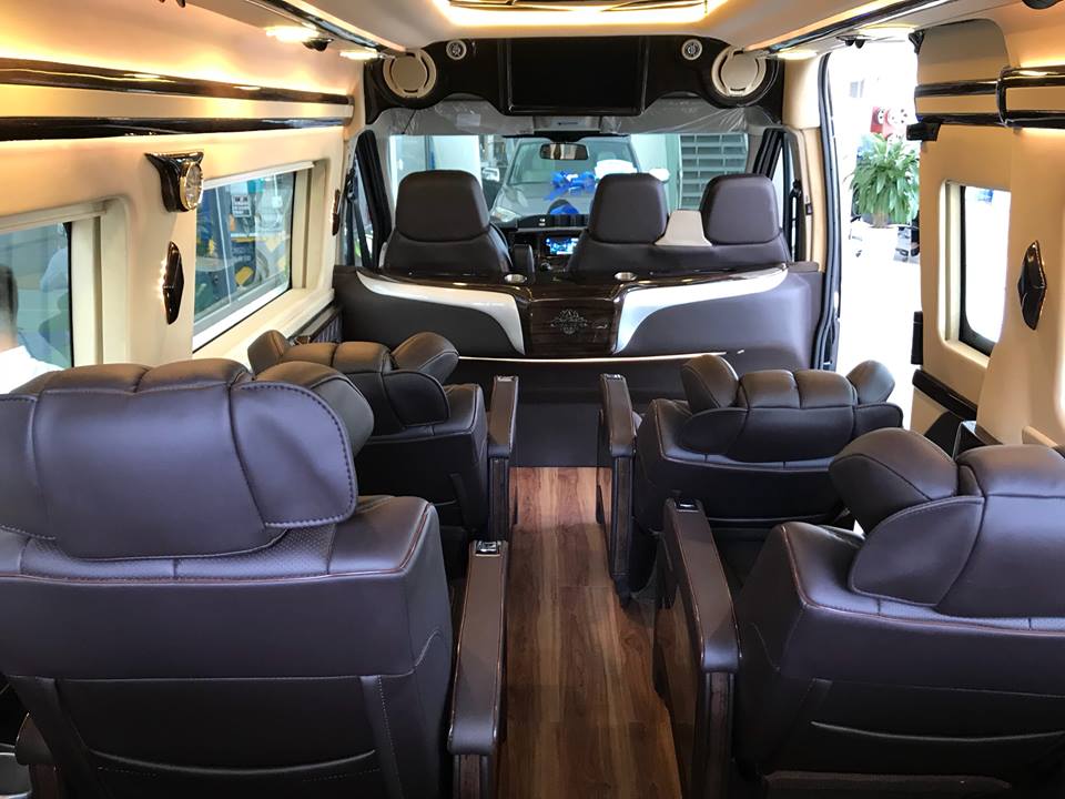 Ford Transit 2019 - Cần bán Ford Transit Limousine vip trung cấp, dành cho chuyên gia, đẳng cấp doanh nhân