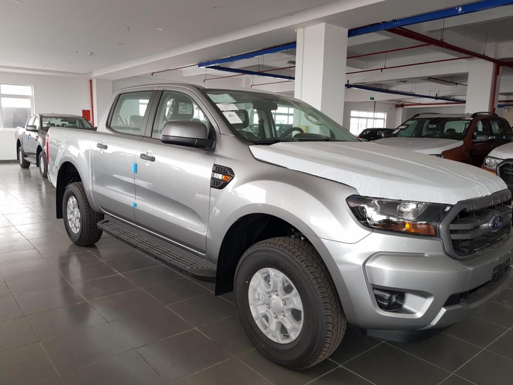 Ford Ranger   XlS AT 2019 - Cần bán xe Ford Ranger XLS AT năm 2019, màu bạc, nhập khẩu nguyên chiếc, giá chỉ 650 triệu