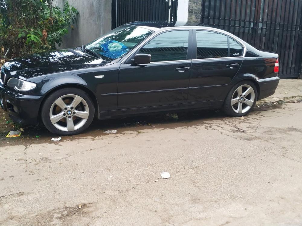 BMW 3 Series 325i 2004 - Bán xe BMW 3 Series 325i sản xuất năm 2004, màu đen