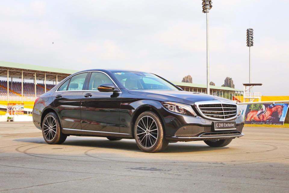 Mercedes-Benz C class 2019 - Bán xe Mercedes C200 Exclusive 2019: Thông số, giá lăn bánh (12/2019) tặng 50% phí trước bạ