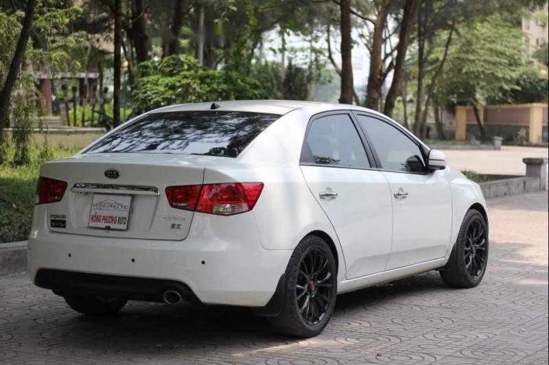 Kia Forte 2013 - Cần bán lại xe Kia Forte đời 2013, màu trắng, số tự động giá cạnh tranh