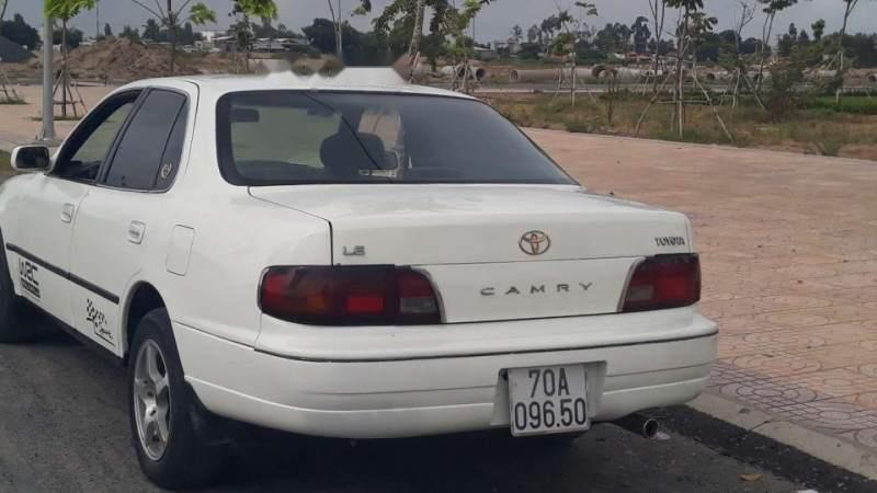 Toyota Camry 1992 - Bán Toyota Camry 1992, màu trắng, nhập khẩu