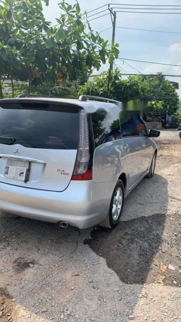 Mitsubishi Grandis 2005 - Bán ô tô Mitsubishi Grandis sản xuất năm 2005, màu bạc, nhập khẩu nguyên chiếc như mới giá cạnh tranh