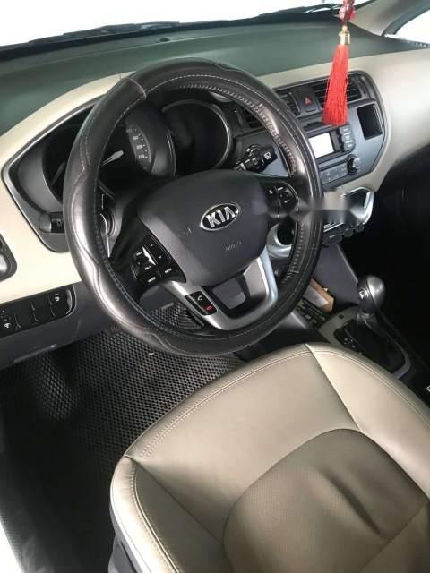 Kia Rio 2013 - Cần bán gấp Kia Rio 2013, màu trắng, nhập khẩu nguyên chiếc, giá 390tr