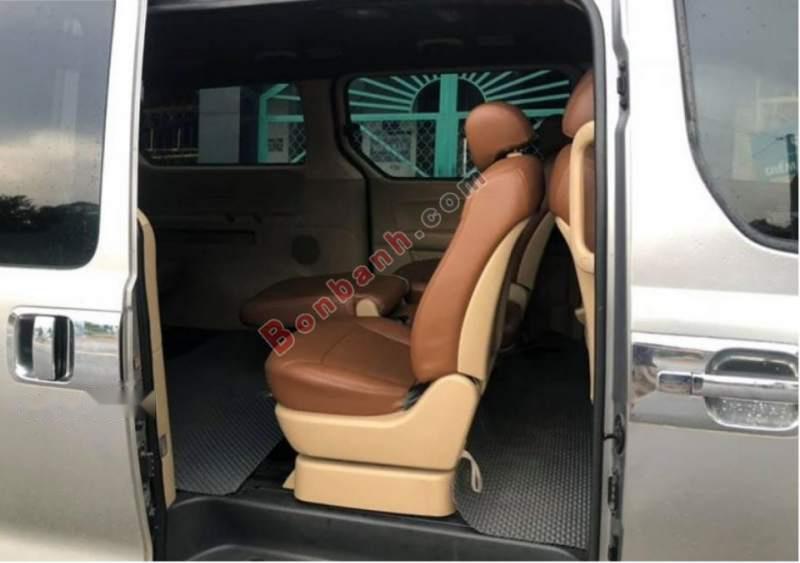 Hyundai Starex   2.5 MT  2012 - Bán Hyundai Starex 2.5 MT 2012, màu bạc