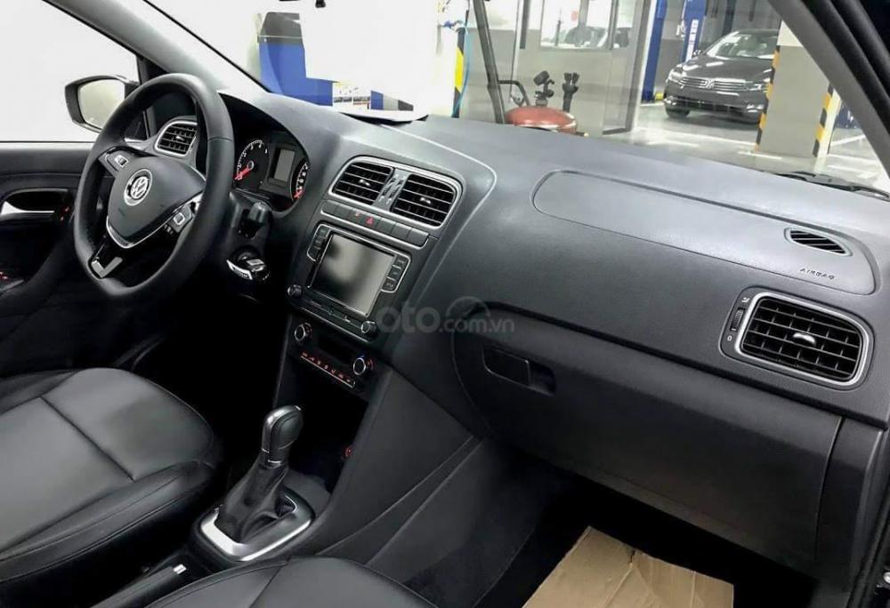 Volkswagen Polo  1.6 AT 2019 - Bán Volkswagen Polo năm sản xuất 2019, màu đen, xe nhập, 599tr