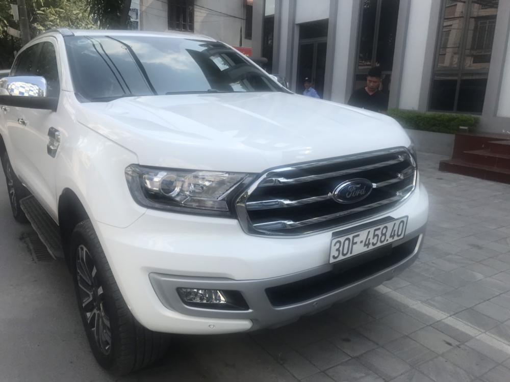 Ford Everest  Titanium 2018 - Bán Ford Everest  năm sản xuất 2018, màu trắng, xe nhập