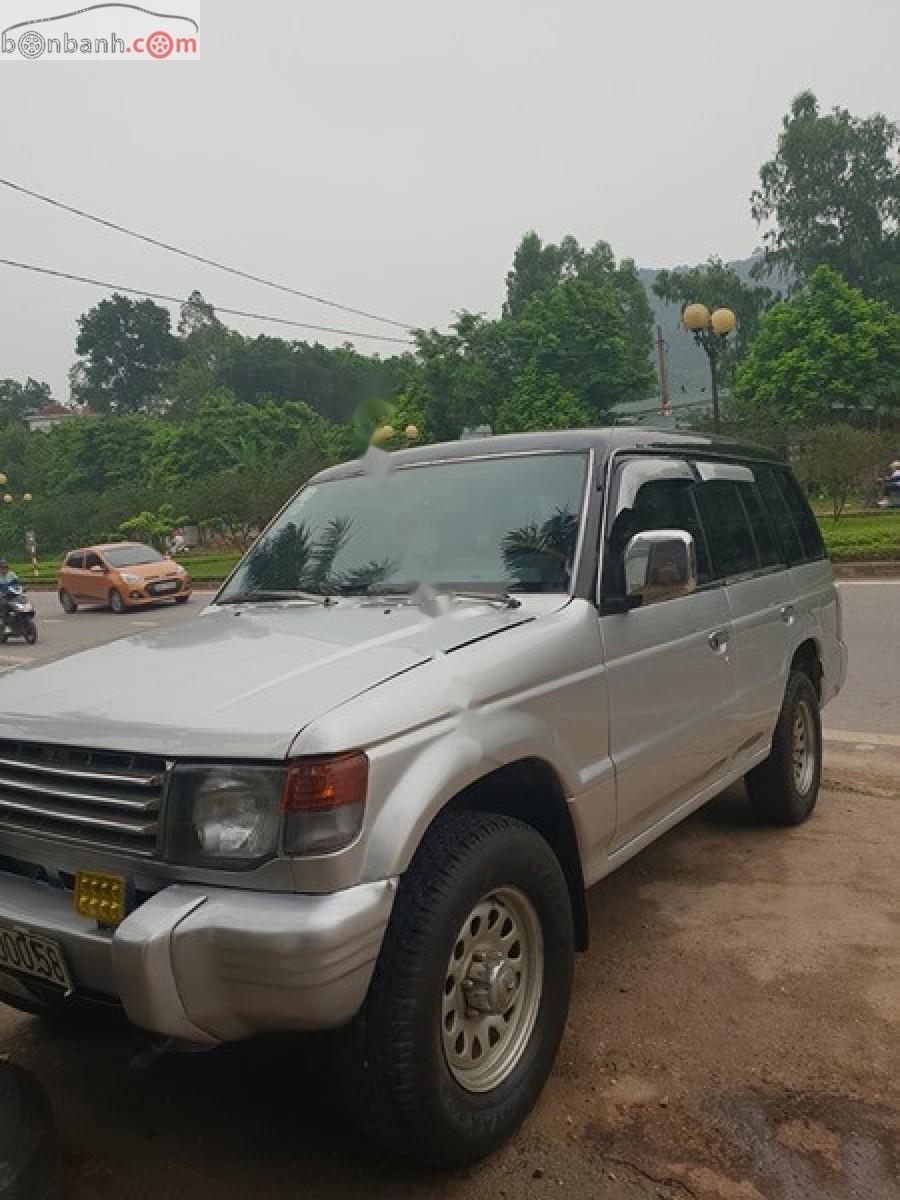 Mitsubishi Pajero 2.4 1991 - Bán Mitsubishi Pajero 2.4 năm 1991, màu bạc, xe nhập