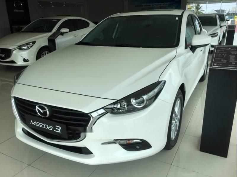 Mazda 3 2019 - Cần bán Mazda 3 đời 2019, màu trắng, nhập khẩu nguyên chiếc, giá chỉ 673 triệu