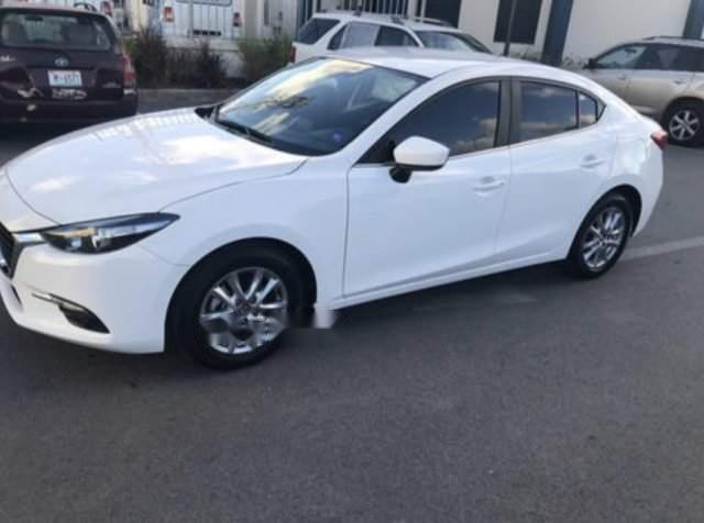 Mazda 3 2018 - Bán ô tô Mazda 3 đời 2018, màu trắng, 650 triệu