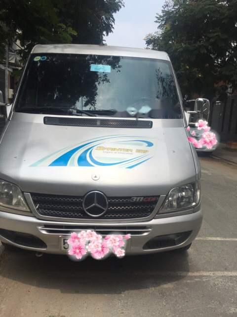 Mercedes-Benz Sprinter 2004 - Cần bán Mercedes Sprinter 2004, màu bạc xe gia đình, 165tr