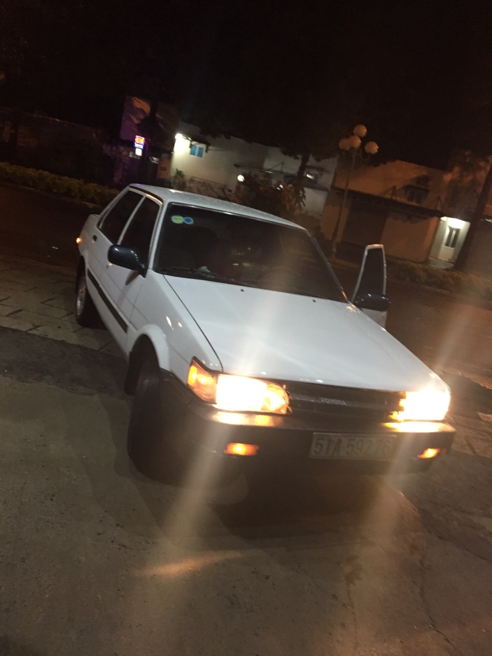 Toyota Corolla 1986 - Cần bán Toyota Corolla sản xuất năm 1986, màu trắng, xe nhập