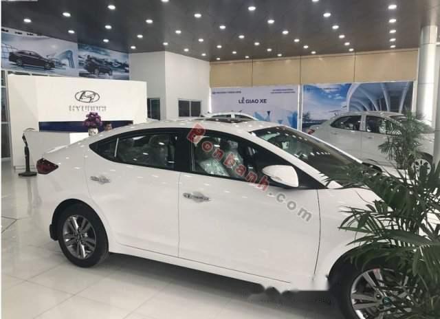 Hyundai Elantra      1.6 AT   2019 - Bán Hyundai Elantra 1.6AT 2019 mới mang ngôn ngữ thiết kế mới, tinh xảo hiện đại hơn