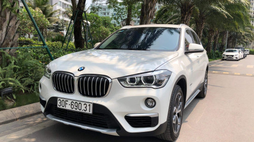 BMW X1   1.5 AT  2018 - Chính chủ bán gấp BMW X1 1.5 AT sản xuất 2018, màu trắng