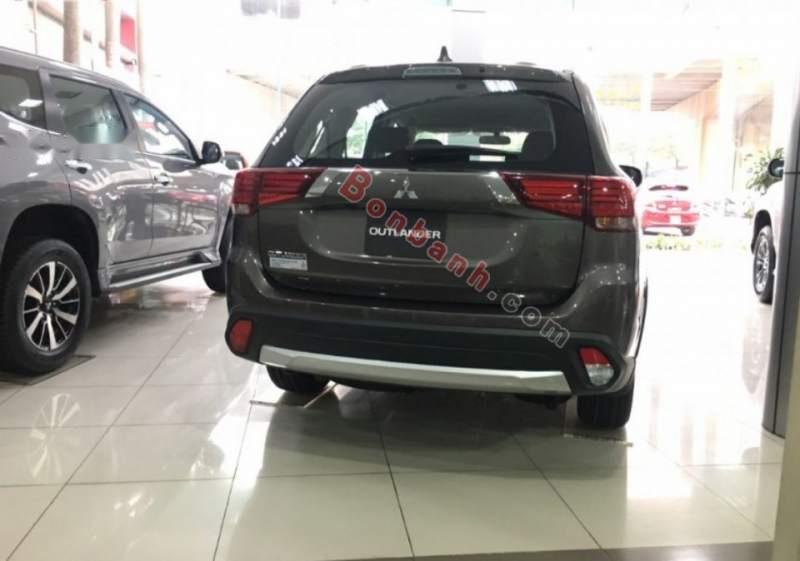 Mitsubishi Outlander  2.0 CVT   2019 - Bán Mitsubishi Outlander 2.0 CVT 2019, màu nâu, giá tốt