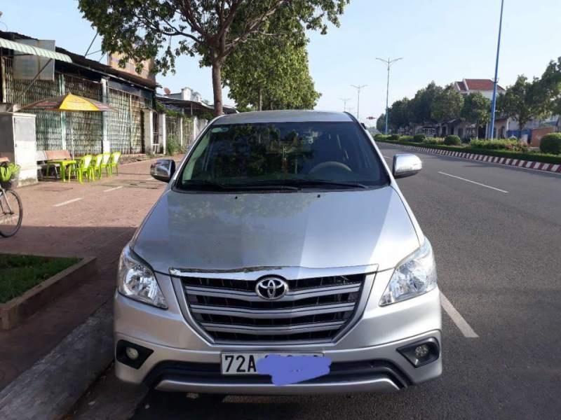 Toyota Innova     2015 - Bán Toyota Innova đời 2015 số sàn