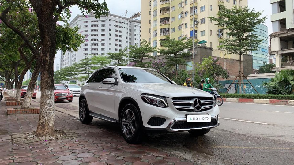 Mercedes-Benz GLC-Class GLC 200 2018 - Bán GLC 200 sản xuất 2018, odo 5000 chuẩn, tên cá nhân - biển Hà Nội