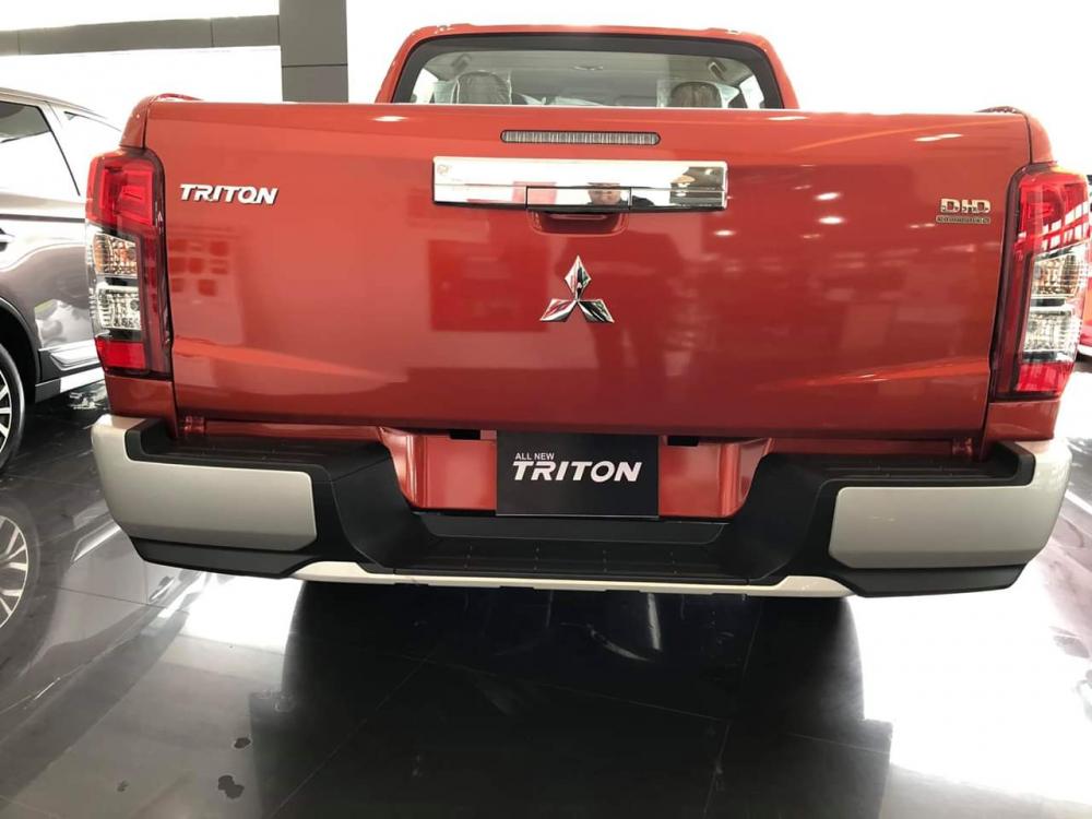 Mitsubishi Triton 4x2 AT 2019 - Bán Mitsubishi Triton 4x2 AT đời 2019, màu cam, nhập khẩu, hỗ trợ trả góp 80%, tại Quảng Trị