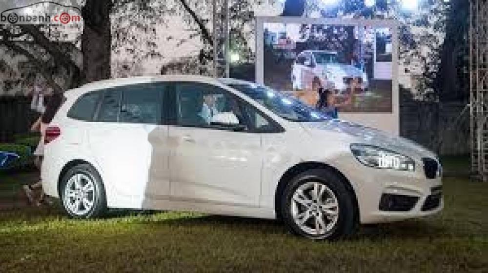 BMW 2 Series Gran Tourer 218i 2016 - Cần bán lại xe BMW 2 Series Gran Tourer 218i sản xuất 2016, màu trắng, nhập khẩu  