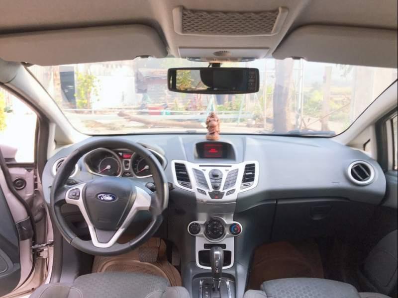 Ford Fiesta    2013 - Cần bán gấp Ford Fiesta sản xuất 2013, giá tốt