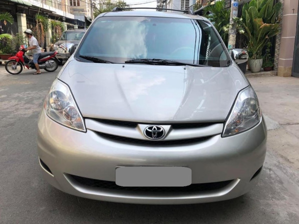 Toyota Sienna 2009 - Bán Toyota Sienna LE 2009 nhập Mỹ màu bạc, biển số thành phố