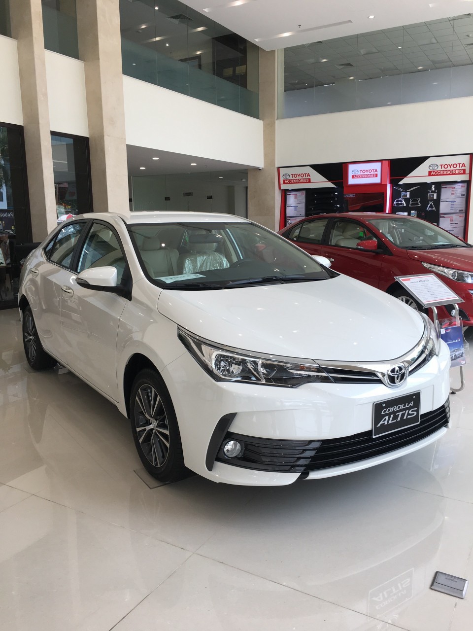 Toyota Corolla altis 1.8 G 2019 - Cần bán Toyota Corolla Altis 1.8 G đời 2019, màu trắng
