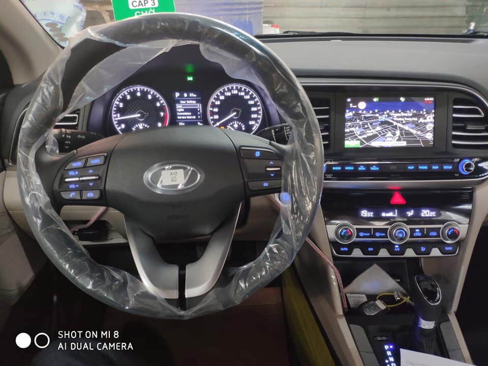 Hyundai Elantra 2020 - Hyundai Elantra 1.6 AT Facelift new 2020 - KM lên tới 20 triệu - giao ngay 