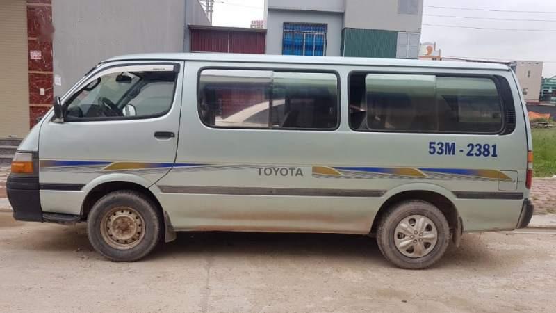 Toyota Hiace 2002 - Cần bán Toyota Hiace đời 2002, nhập khẩu nguyên chiếc