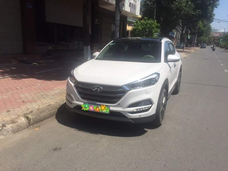 Hyundai Tucson   Turbo 1.6 2017 - Bán Hyundai Tucson bản Turbo - Xe cuối năm 2017, lăn bánh mới 25.000 km