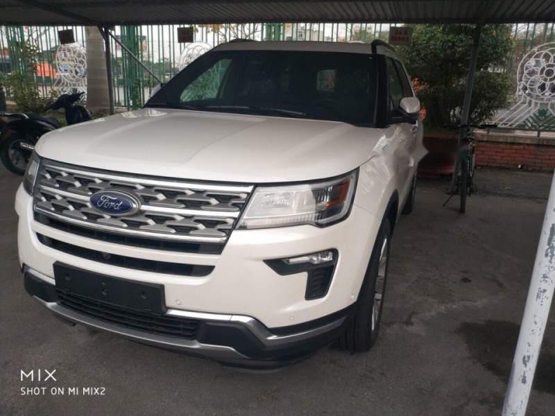 Ford Explorer   2018 - Bán xe Explorer mới mua, đã xuất hoá đơn vào tên cá nhân