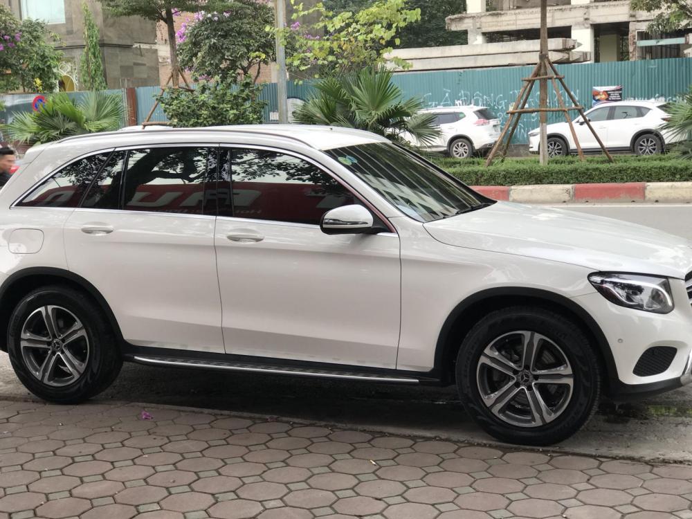 Mercedes-Benz GLC-Class GLC200 2018 - Cần bán Mercedes-Benz GLC 200 sản xuất 2018, màu trắng - Chính chủ 1 chủ từ đầu